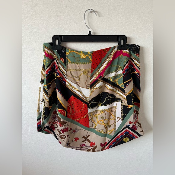 Patterned Trendy Mini Skirt Fashion Nova Size XL-L - Picture 2 of 5